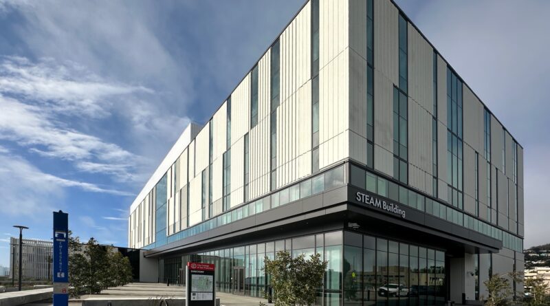 The City College of San Francisco (CCSF) STEAM Building features a textured facade and expansive transparent glazing, putting science, technology, engineering, art and mathematics instruction on display. Photo Credit: Bill Katz