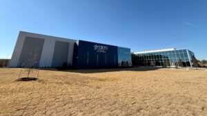 Built by Rogers-O’Brien Construction, the new building includes tiltwall panels, structural steel and glazing systems.
