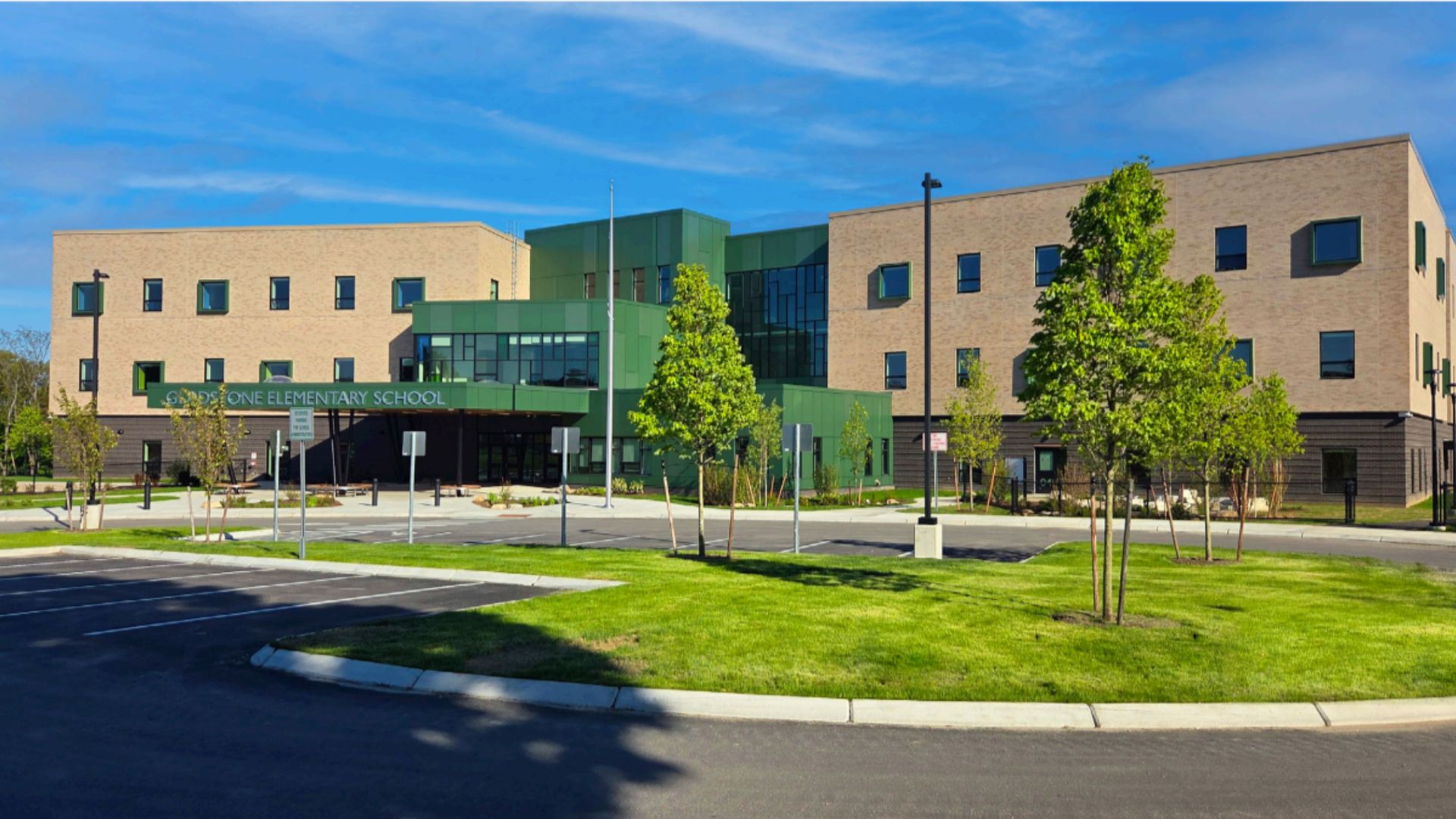 the 100,000-square-foot Gladstone Elementary School will serve 798 students in kindergarten through fifth grade and consolidate the former Gladstone and Arlington elementary school communities. 